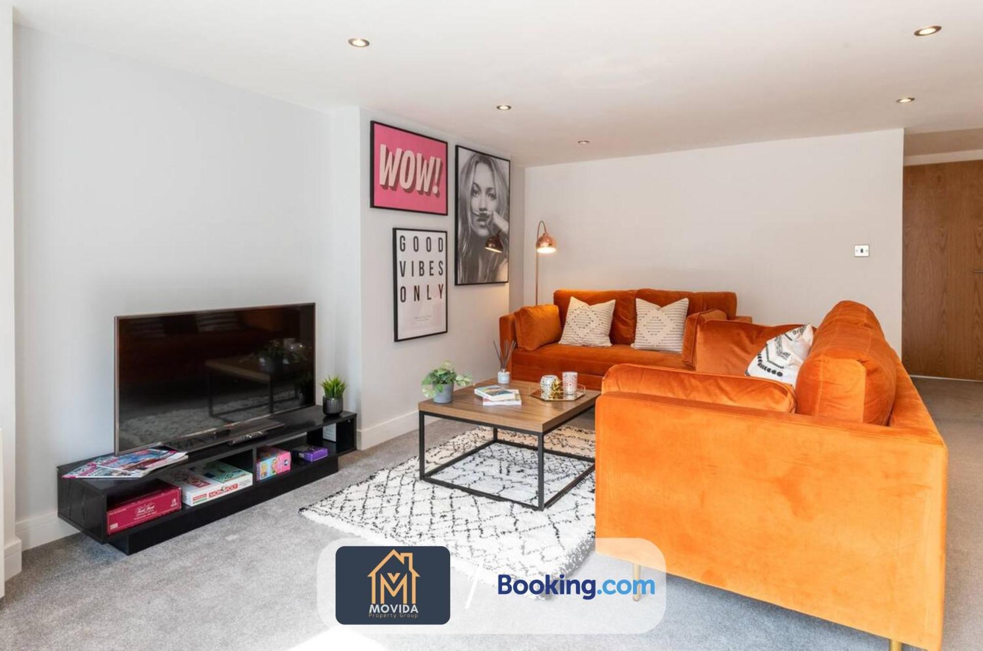 Stylish Two Bed Town Centre Apartment By Movida Property Group Short Lets & Serviced Accommodation With Parking ฮาร์โรเกต ภายนอก รูปภาพ