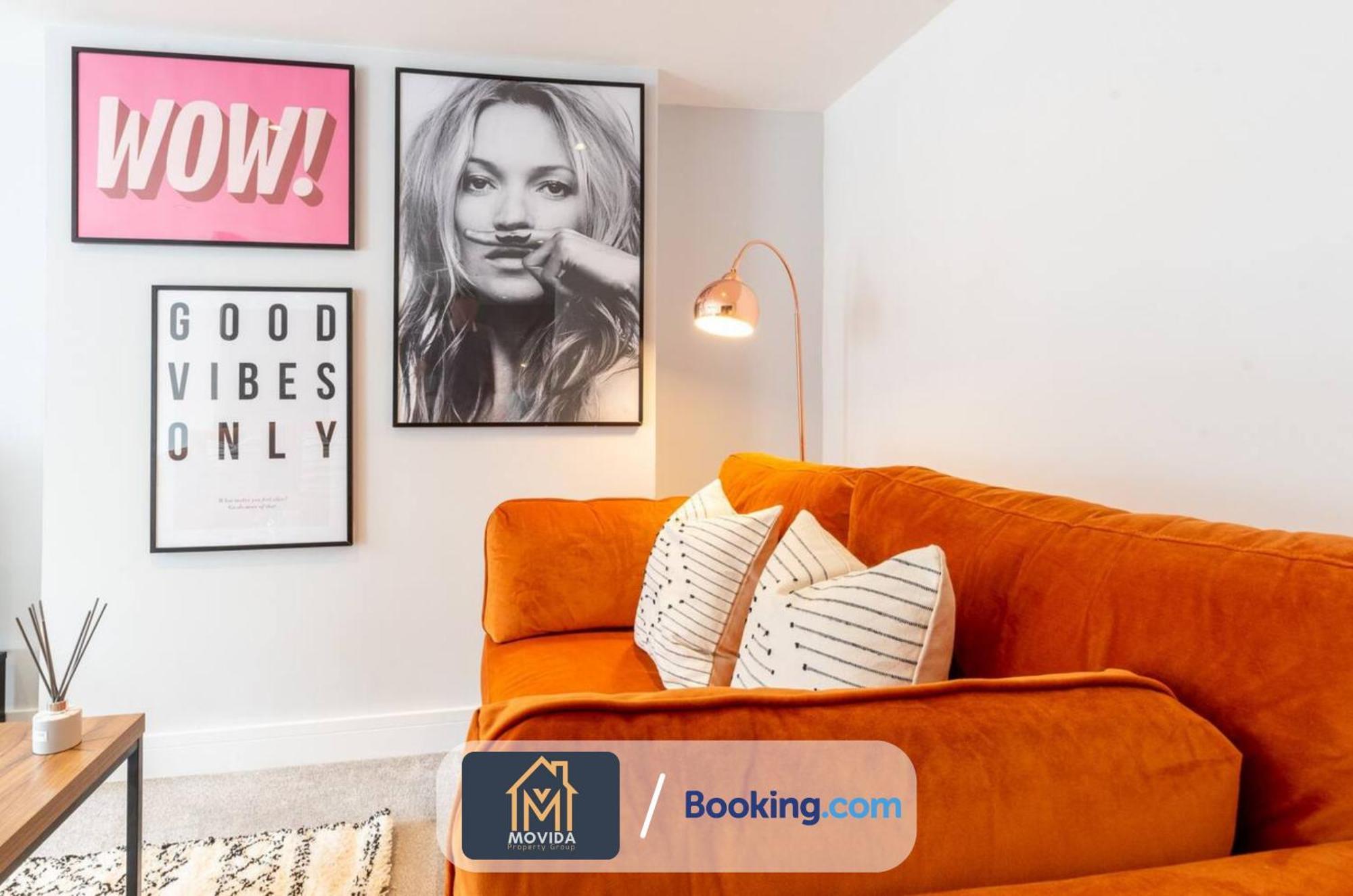 Stylish Two Bed Town Centre Apartment By Movida Property Group Short Lets & Serviced Accommodation With Parking ฮาร์โรเกต ภายนอก รูปภาพ