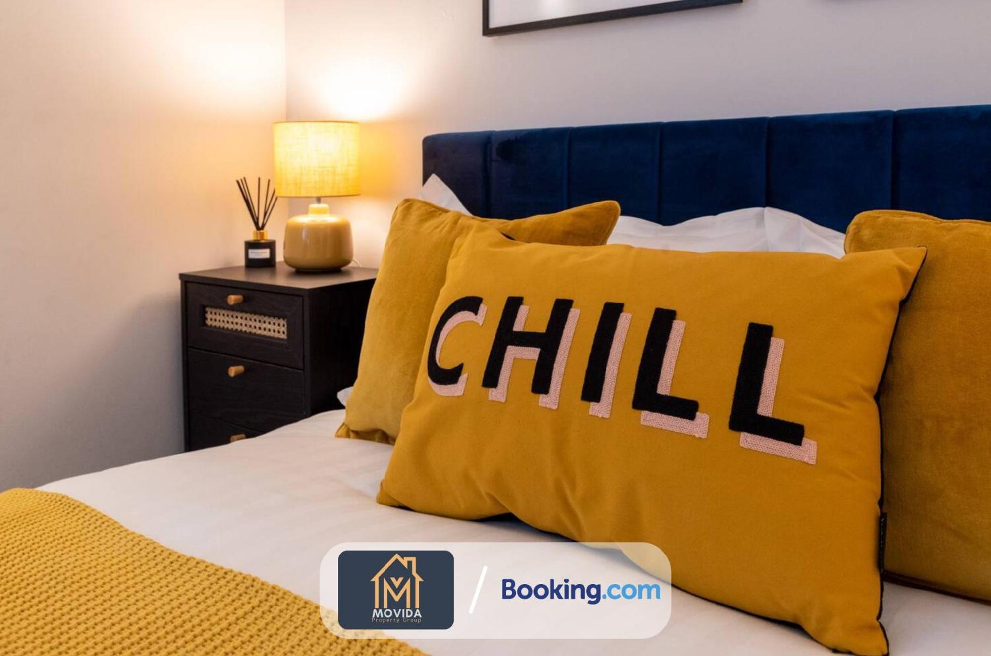 Stylish Two Bed Town Centre Apartment By Movida Property Group Short Lets & Serviced Accommodation With Parking ฮาร์โรเกต ภายนอก รูปภาพ