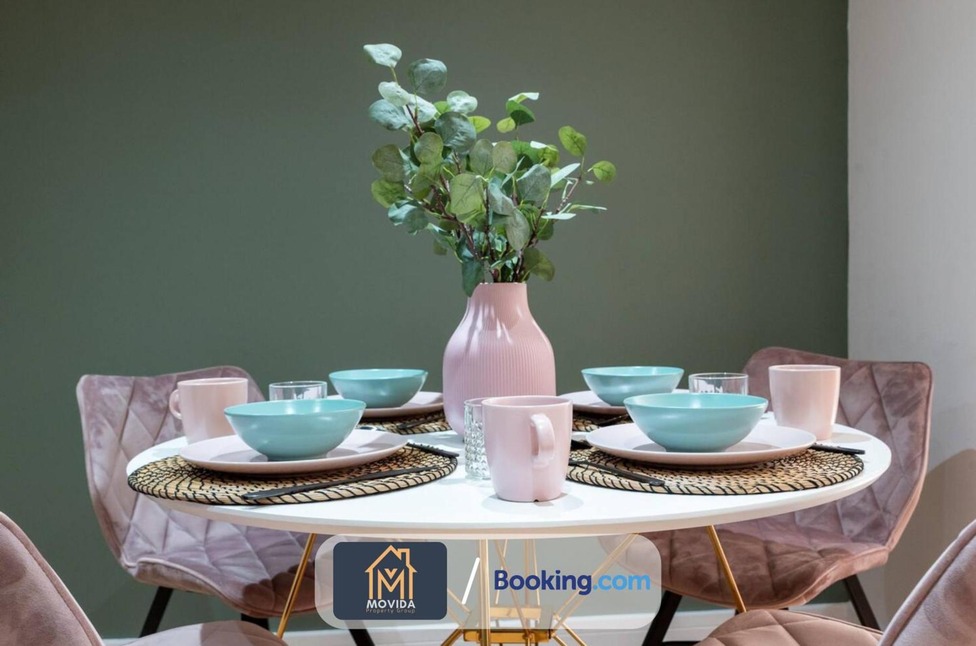 Stylish Two Bed Town Centre Apartment By Movida Property Group Short Lets & Serviced Accommodation With Parking ฮาร์โรเกต ภายนอก รูปภาพ
