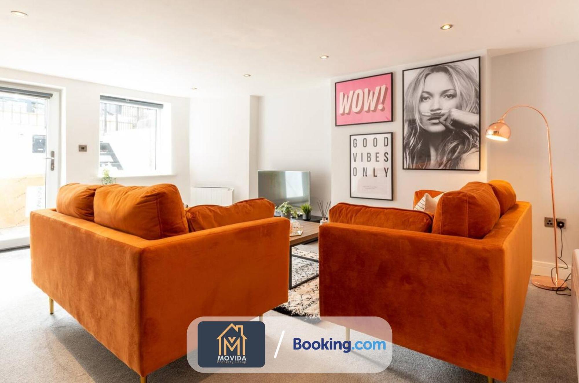 Stylish Two Bed Town Centre Apartment By Movida Property Group Short Lets & Serviced Accommodation With Parking ฮาร์โรเกต ภายนอก รูปภาพ