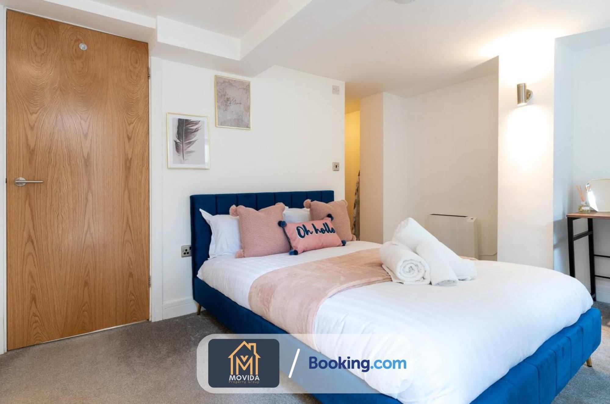 Stylish Two Bed Town Centre Apartment By Movida Property Group Short Lets & Serviced Accommodation With Parking ฮาร์โรเกต ภายนอก รูปภาพ