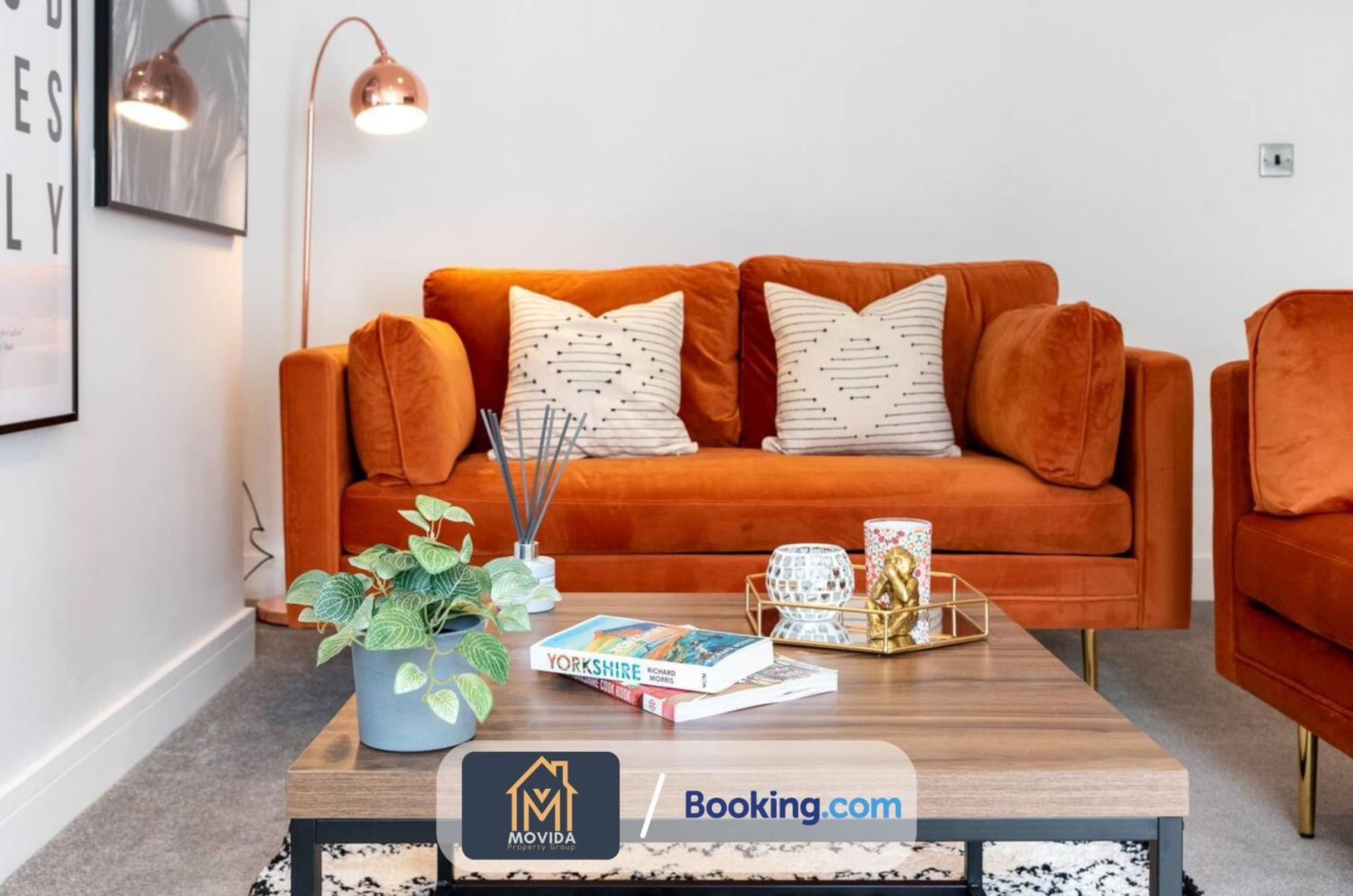 Stylish Two Bed Town Centre Apartment By Movida Property Group Short Lets & Serviced Accommodation With Parking ฮาร์โรเกต ภายนอก รูปภาพ