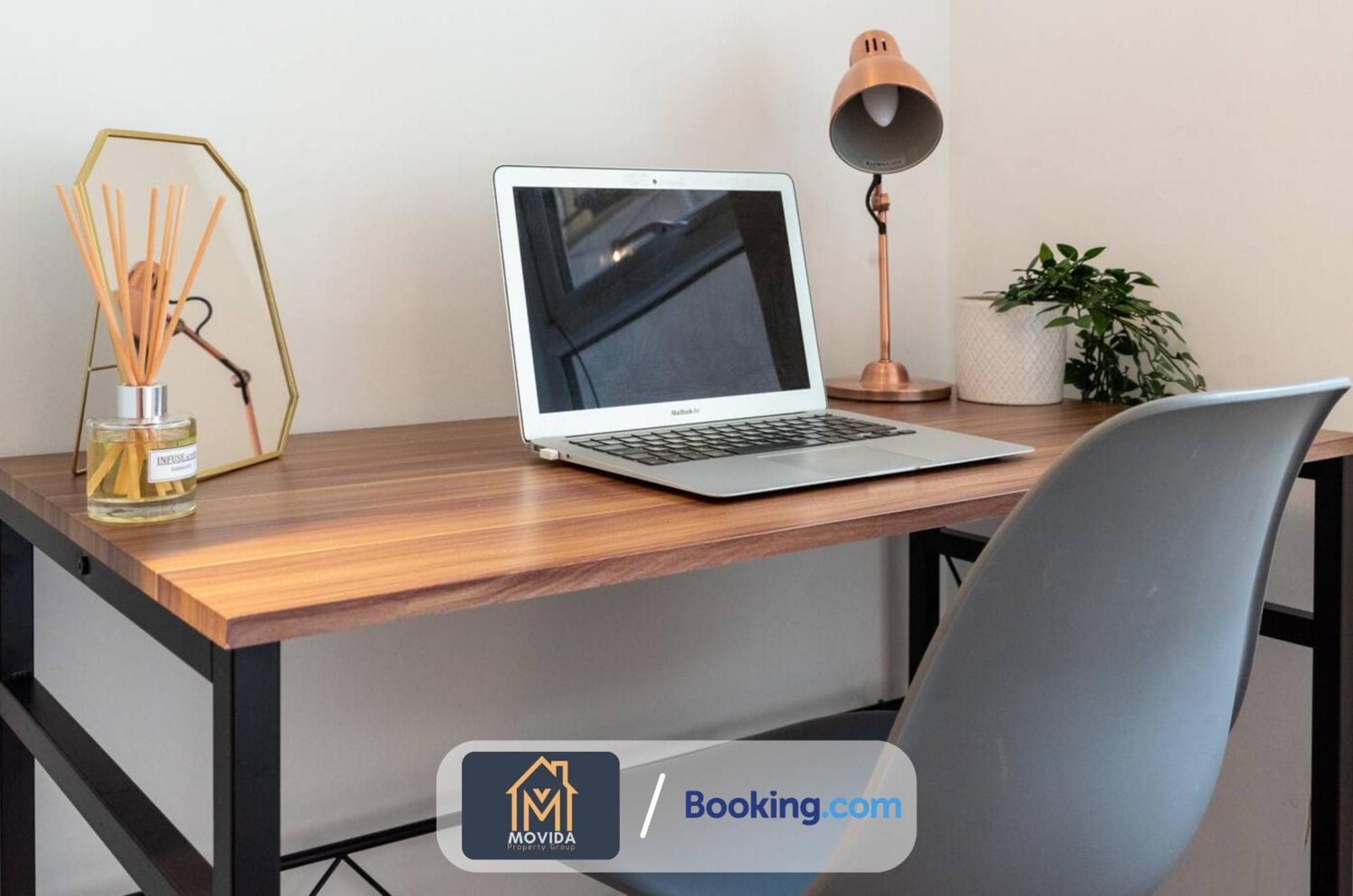 Stylish Two Bed Town Centre Apartment By Movida Property Group Short Lets & Serviced Accommodation With Parking ฮาร์โรเกต ภายนอก รูปภาพ