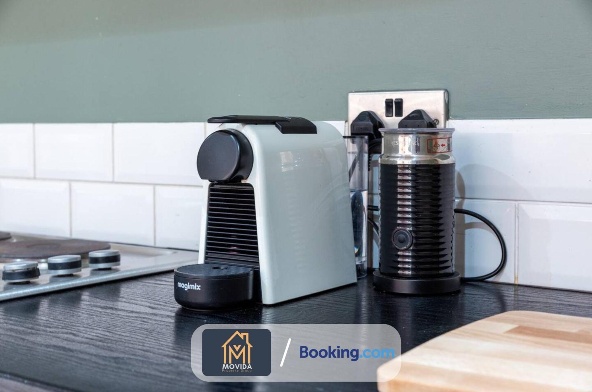 Stylish Two Bed Town Centre Apartment By Movida Property Group Short Lets & Serviced Accommodation With Parking ฮาร์โรเกต ภายนอก รูปภาพ